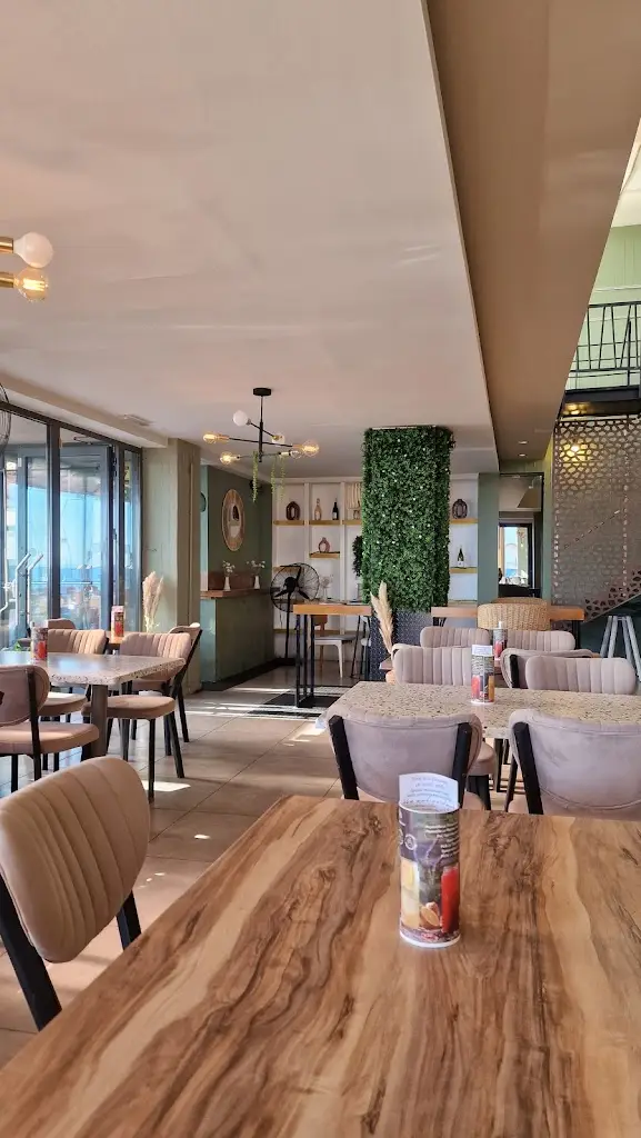 ZORKA Greek restaurant_Néa Moudhaniá_slider_image_3