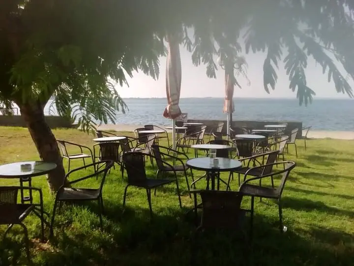 Αχνη Κανελα Νεα Μουδανια Restaurant in Néa Moudhaniá