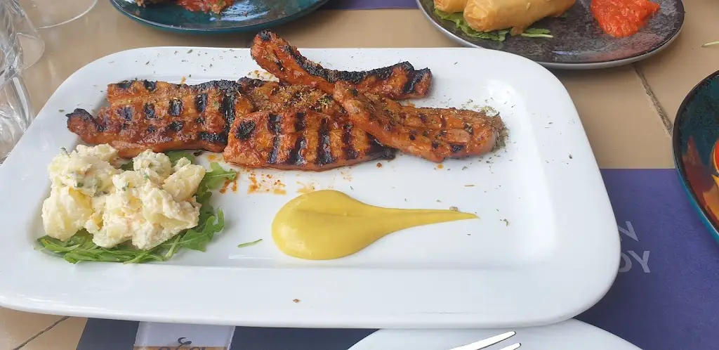 Kostas Patmanidis_Σουσουράδα Σύγχρονη Κουζίνα_Néo Soúli_review