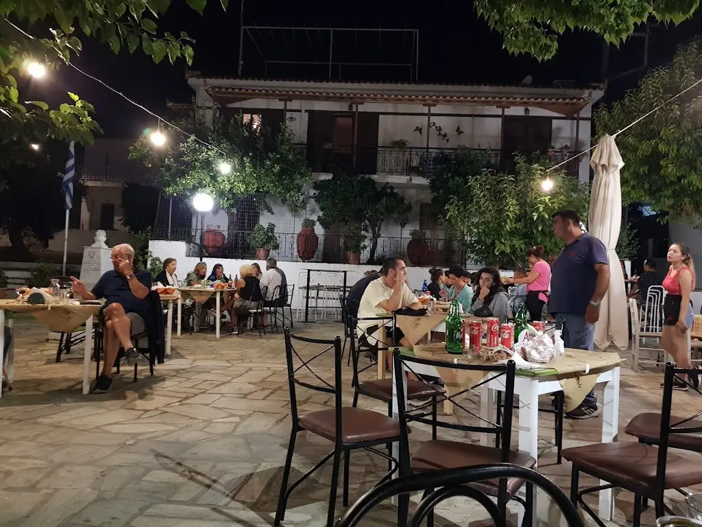 Plateía Restaurant in Néo Soúli