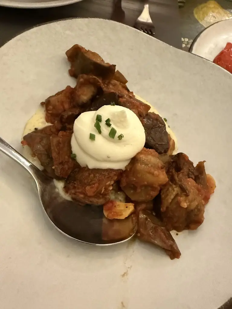 Amir Shevat_Pidalio Tavern_Néo Soúli_review