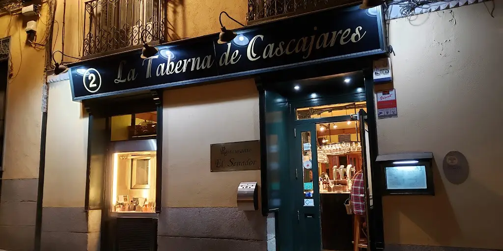 Parádeisos Restaurant in Néos Marmarás