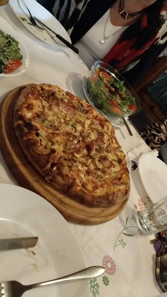 Menü_Pizza Bravo_Néos Skopós_Bild_1