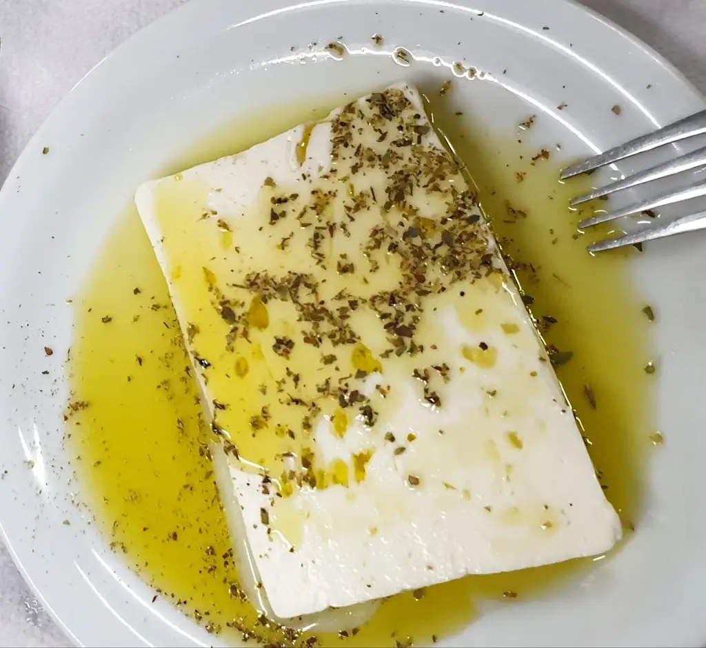 Eleni Sofoglou_ΚΑΦΕ - ΟΥΖΕΡΙ 