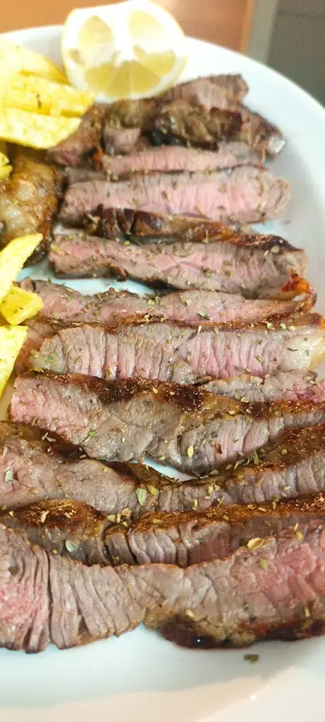 Thes meze_Néoi Epivátes_slider_image_3