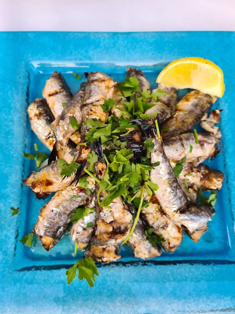 Menü_Μεζέ από την Πόλη_Néoi Epivátes_Bild_8