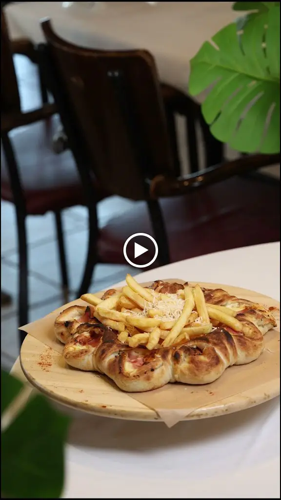 PRIMUS Pizzeria - Restaurant_Néoi Epivátes_slider_image_2