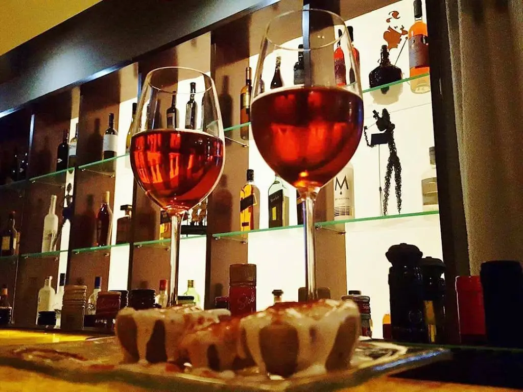 Tramonto Cafe Lounge Bar_Néoi Epivátes_slider_image_3