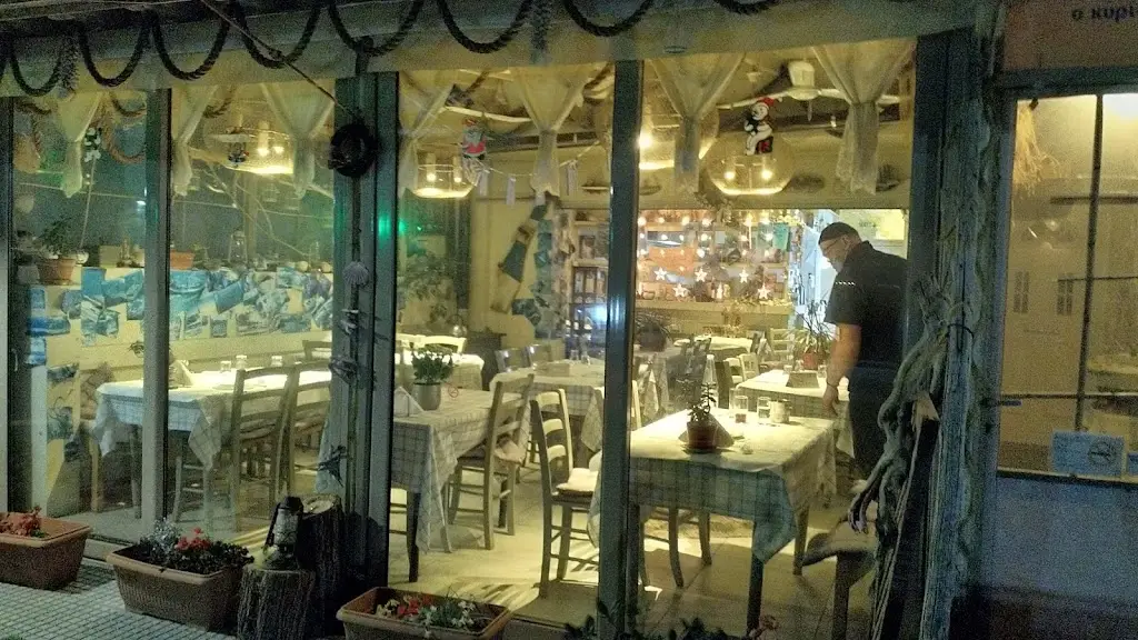 Kapetan Fourtounas_Néoi Epivátes_slider_image_1