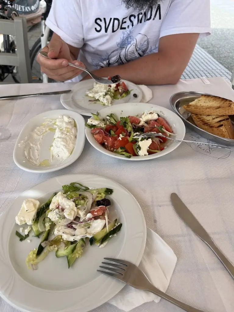 Kapetan Fourtounas_Néoi Epivátes_slider_image_3