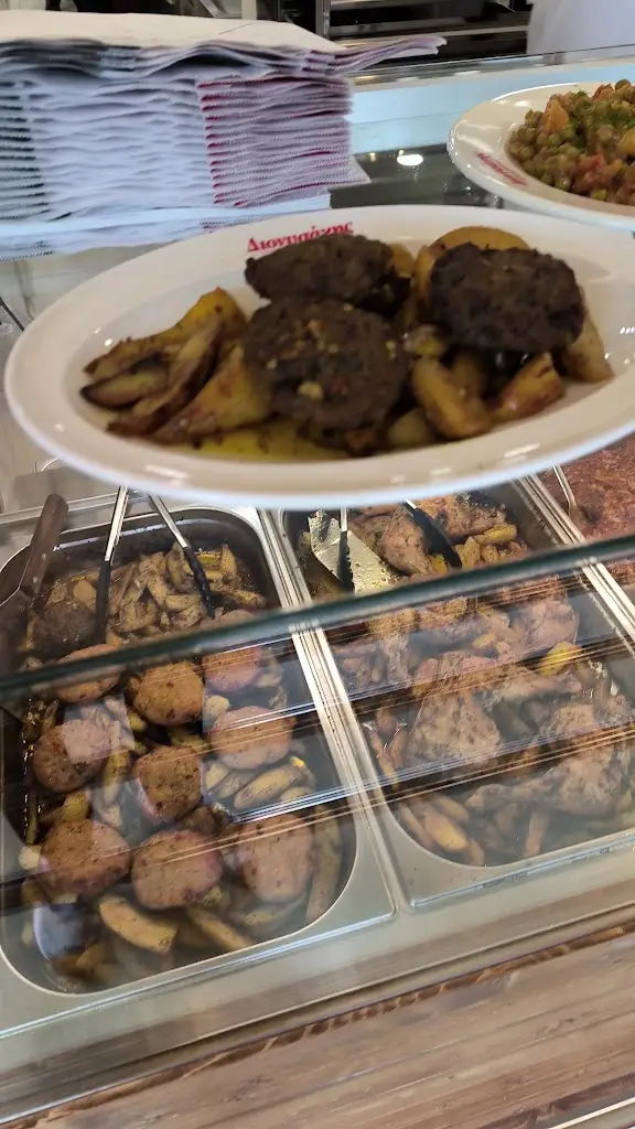 Dionysákēs_Dhafní_slider_image_2