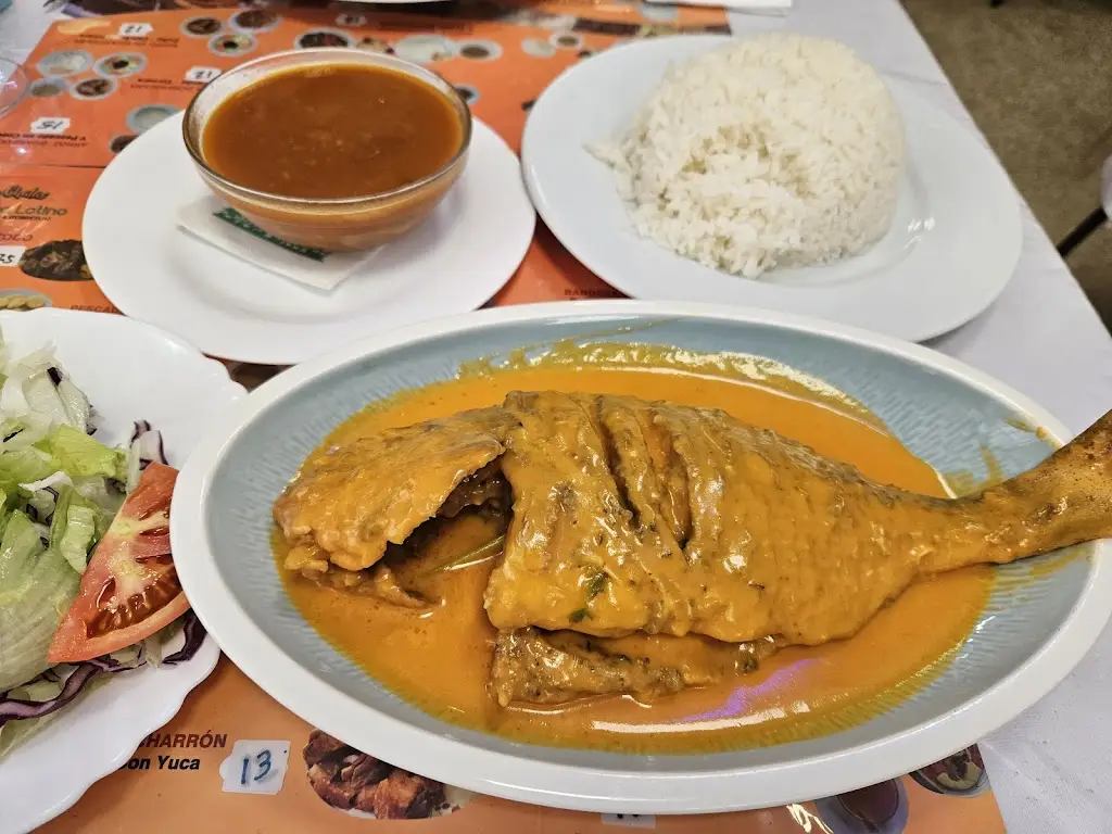 ISKIOS RESTAURANT_Níkiti_slider_image_3