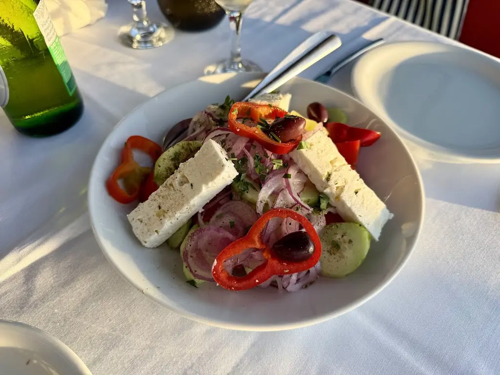 Max Dobrev_Antigoni Taverne_Níkiti_Bewertung