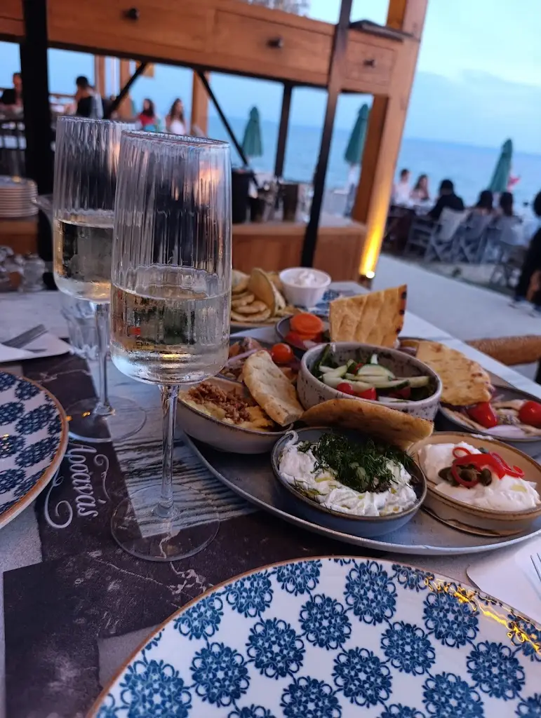 Anna_Arsanas Restaurant_Níkiti_avis