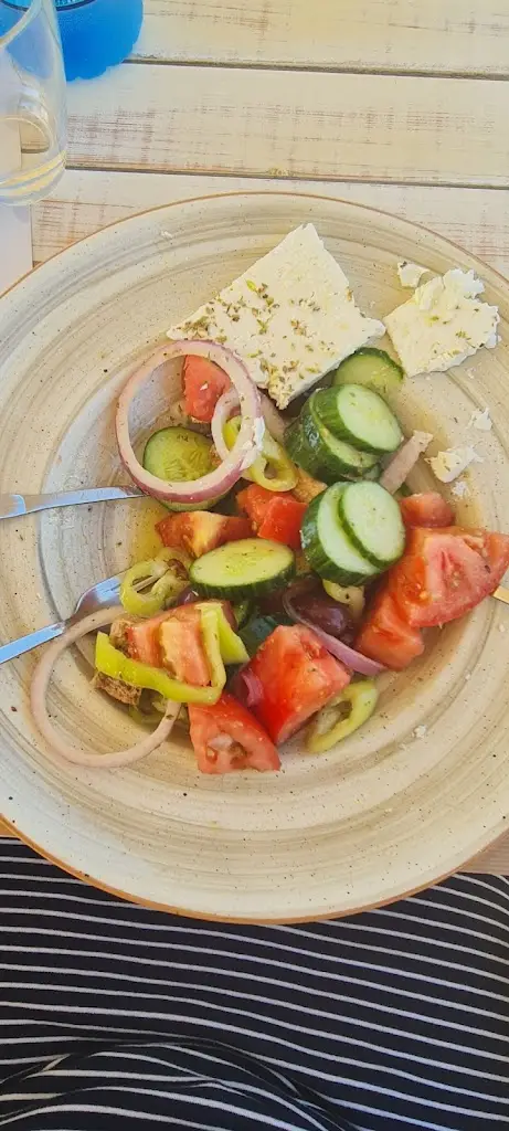 Menü_AVRA Restaurant Beach Bar_Níkiti_Bild_5