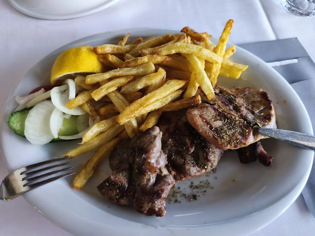 Victor Tuszing_Kazanis_Níkiti_review