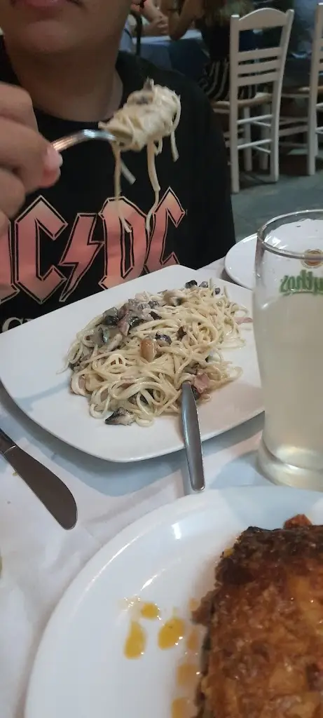 Menü_Restaurant Tria Skalopatia_Níkiti_Bild_7