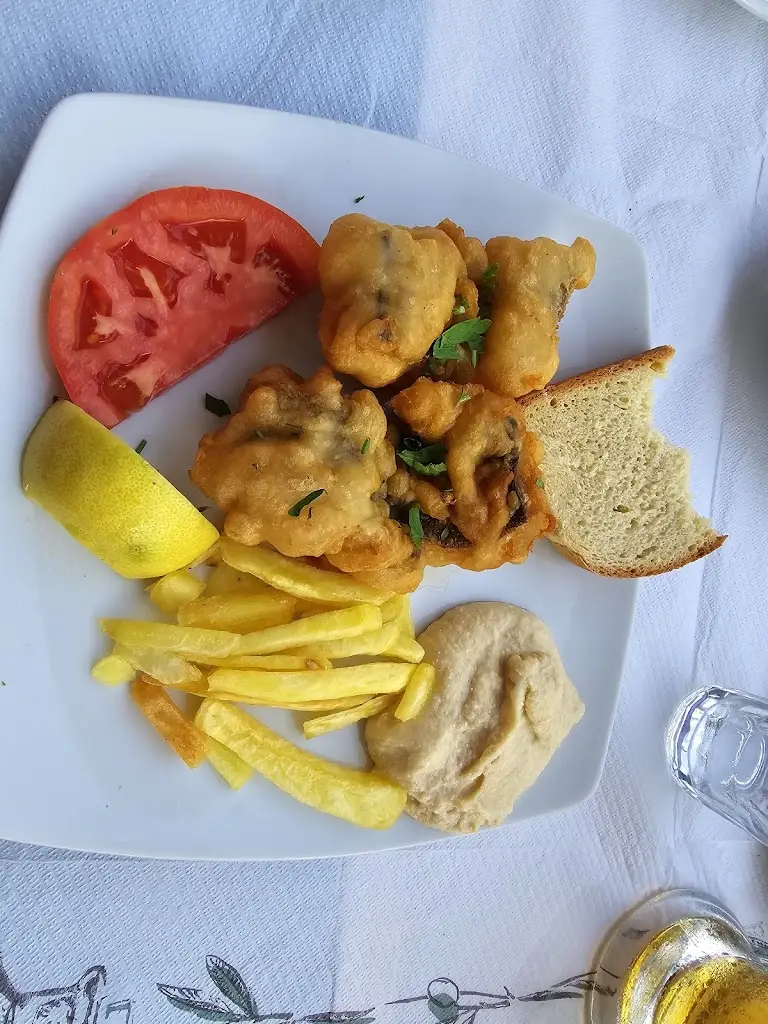 Ionut Raducanu_Restaurant Tria Skalopatia_Níkiti_Bewertung