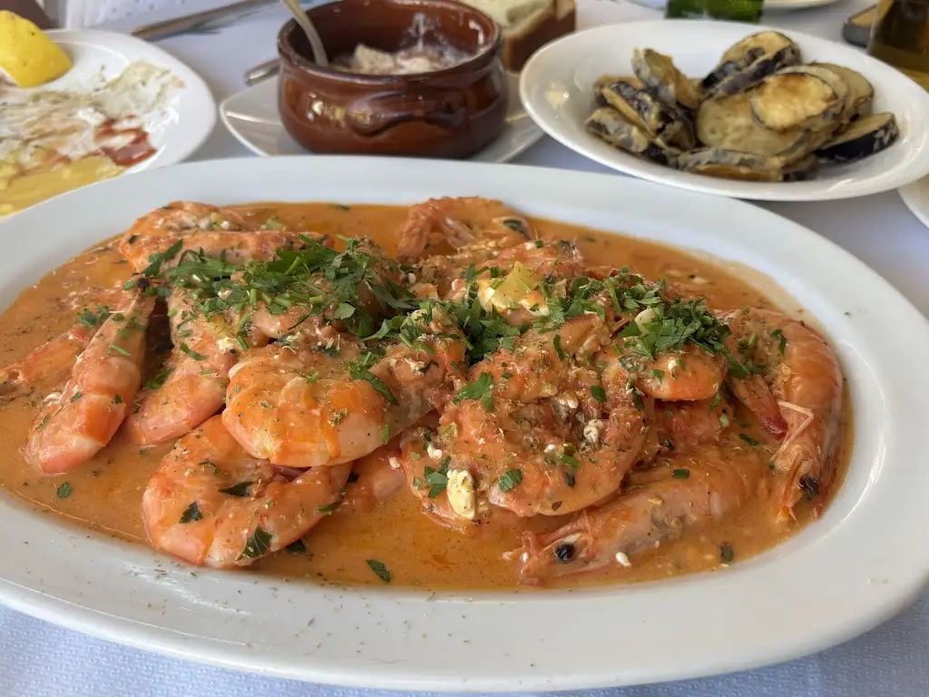 Restaurant Tria Skalopatia_Níkiti_slider_image_3