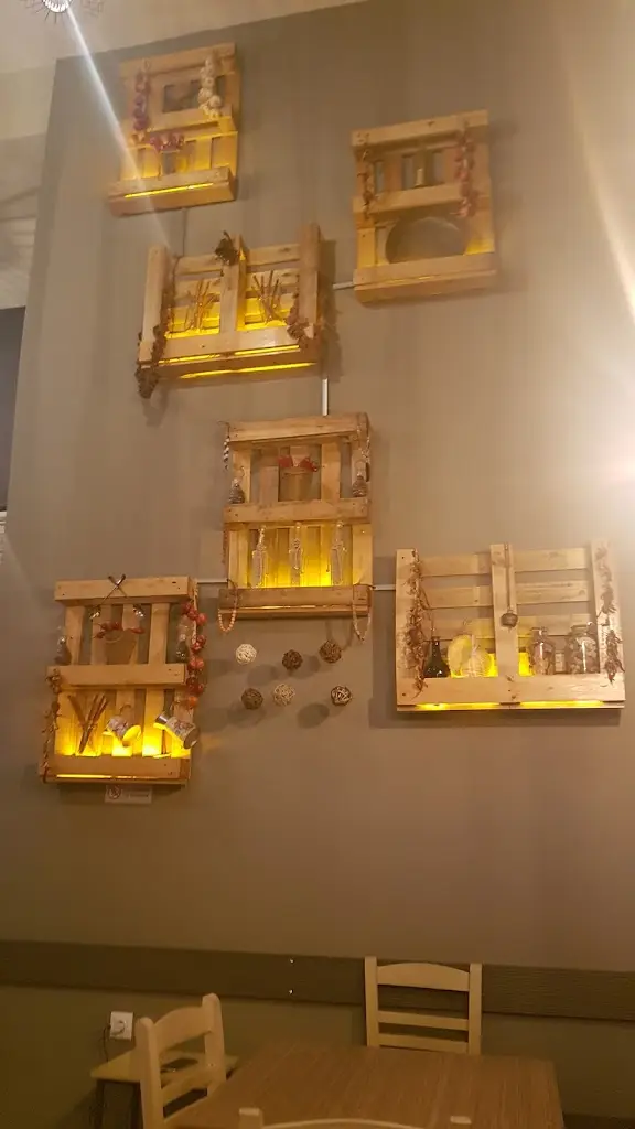 Mana Raki_Dhafní_slider_image_3