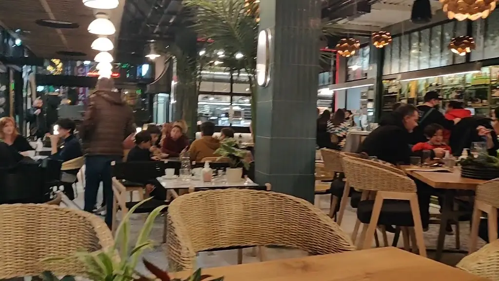 Lupo Nero Restaurant_Péfka_slider_image_2