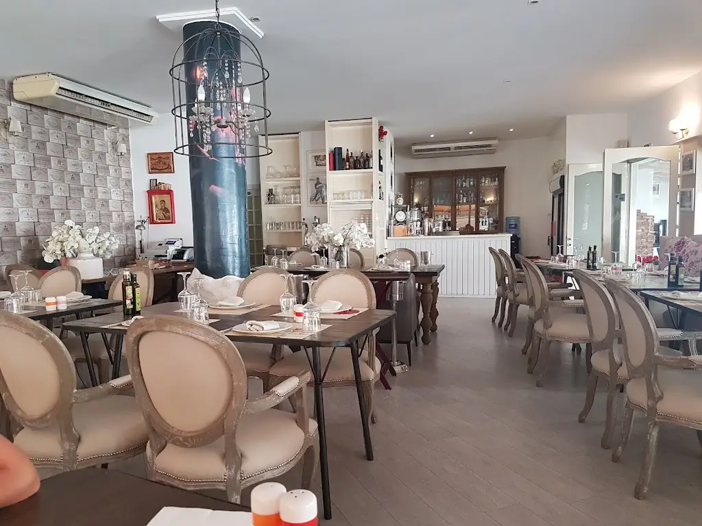 Kritikos Gallery & Restaurants Restaurant in Ouranoupolis