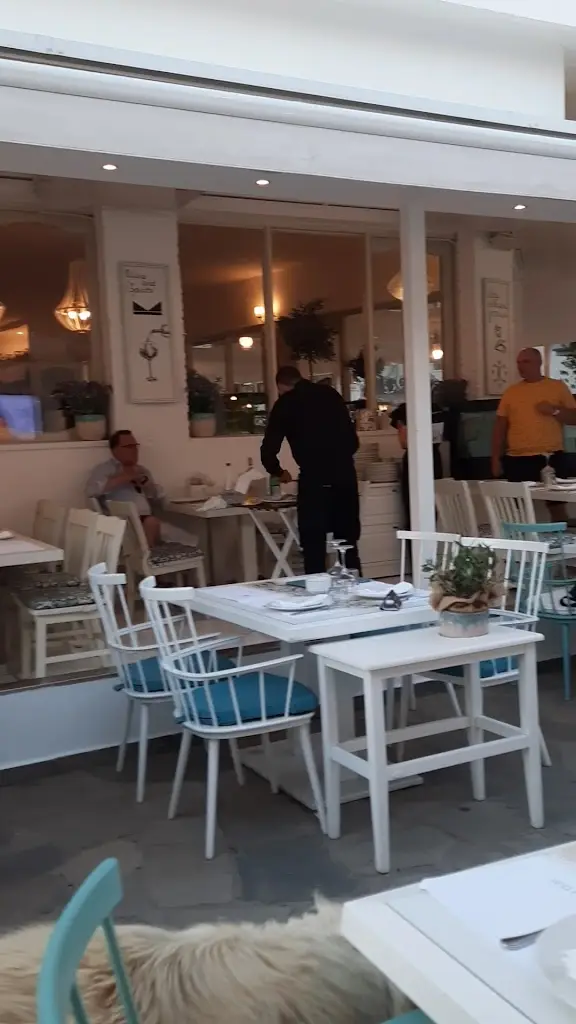 Kritikos Gallery & Restaurants_Ouranoupolis_slider_image_2