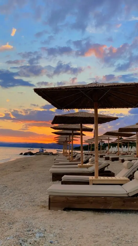 giannis merdari_THALASSA BEACH BAR RESTURANT_Ouranoupolis_review