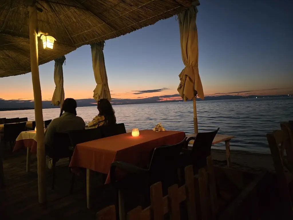 Tsipouradiko Aroma Glykanisou_Peraía_slider_image_3