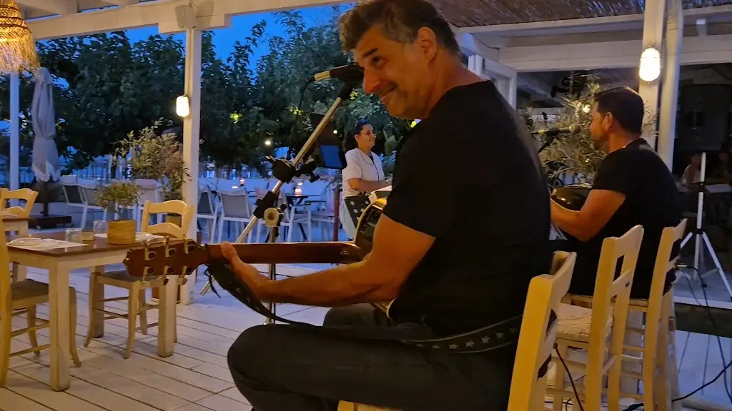 Fiki Beach Bar & Restaurant_Pefkochóri_slider_image_2