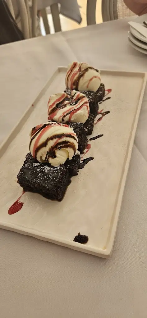 Kremena Markova_Fish Tavern Tsaparis_Pefkochóri_recensione