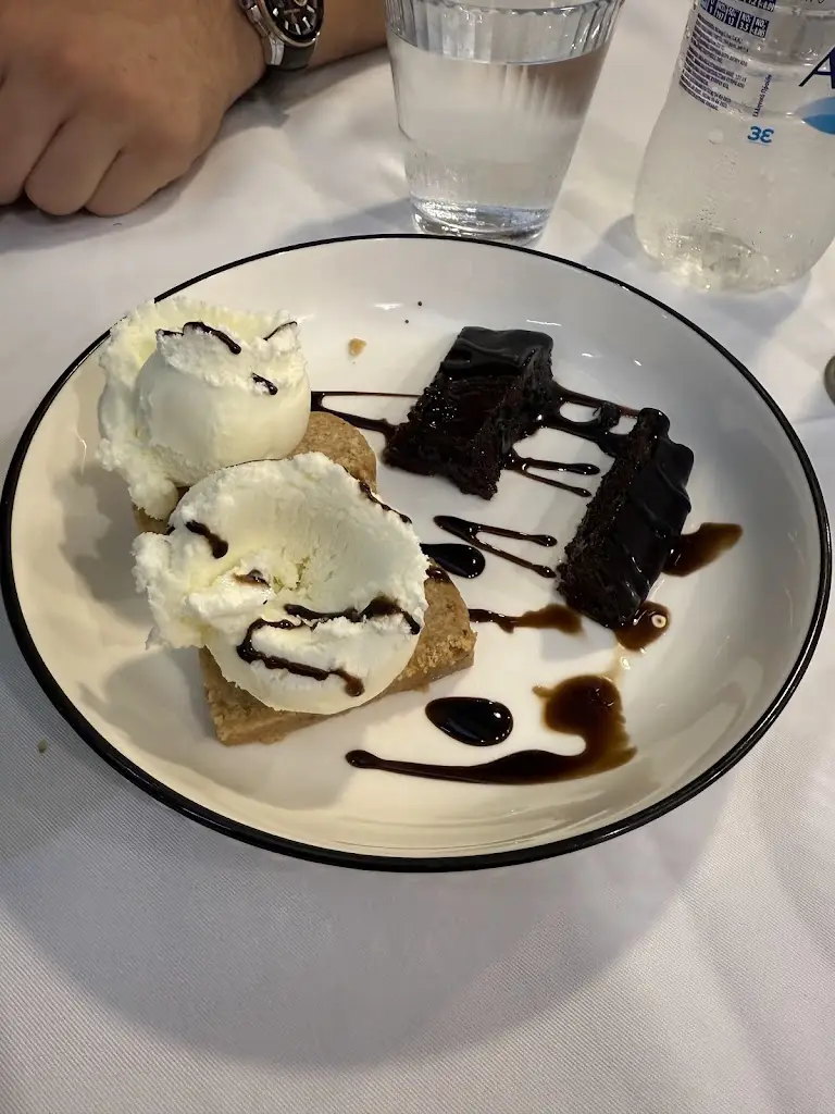 Андреа Валентинова_Fish Tavern Tsaparis_Pefkochóri_recensione