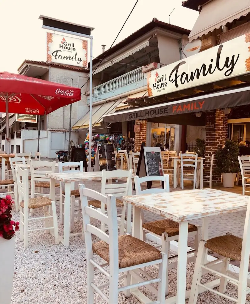 Grill House Family_Pefkochóri_slider_image_1