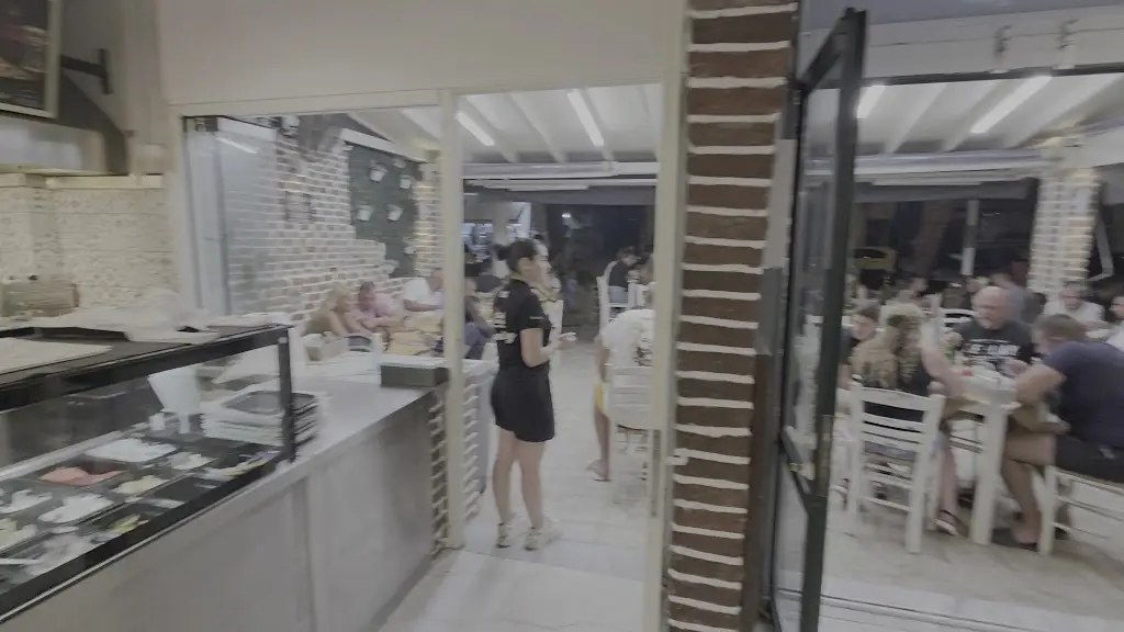 Grill House Family_Pefkochóri_slider_image_2