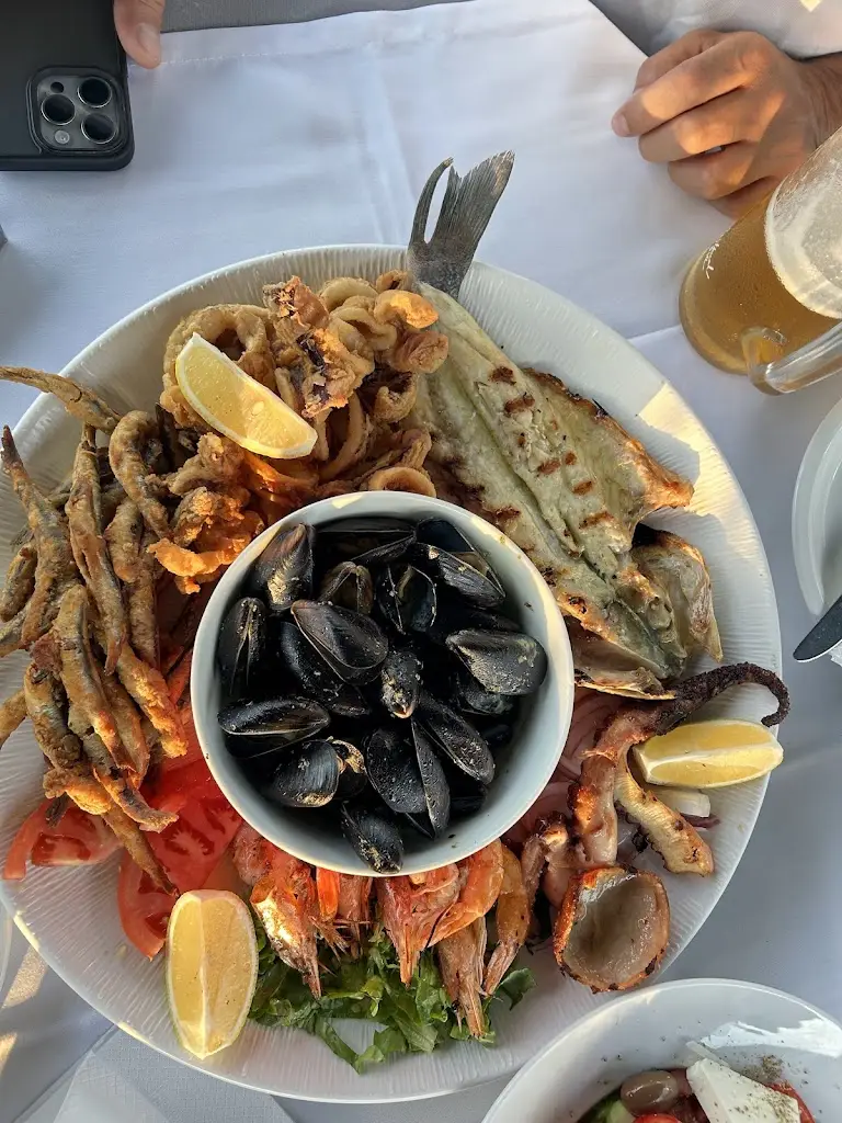 Salome Meurmishvili_Pi & Fi_Pefkochóri_review