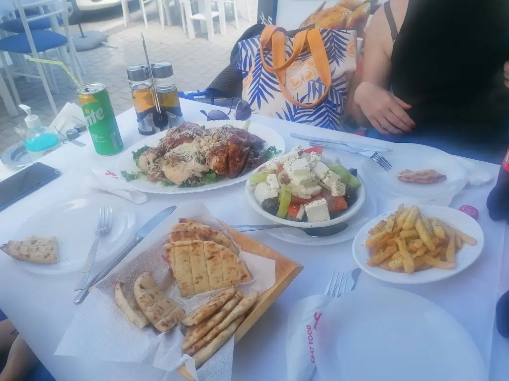 Menu_Marios Family_Pefkochóri_image_7