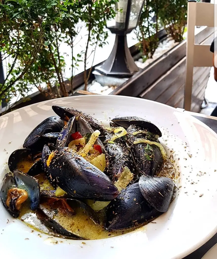 50-50 Ouzeri_Políchni_slider_image_3