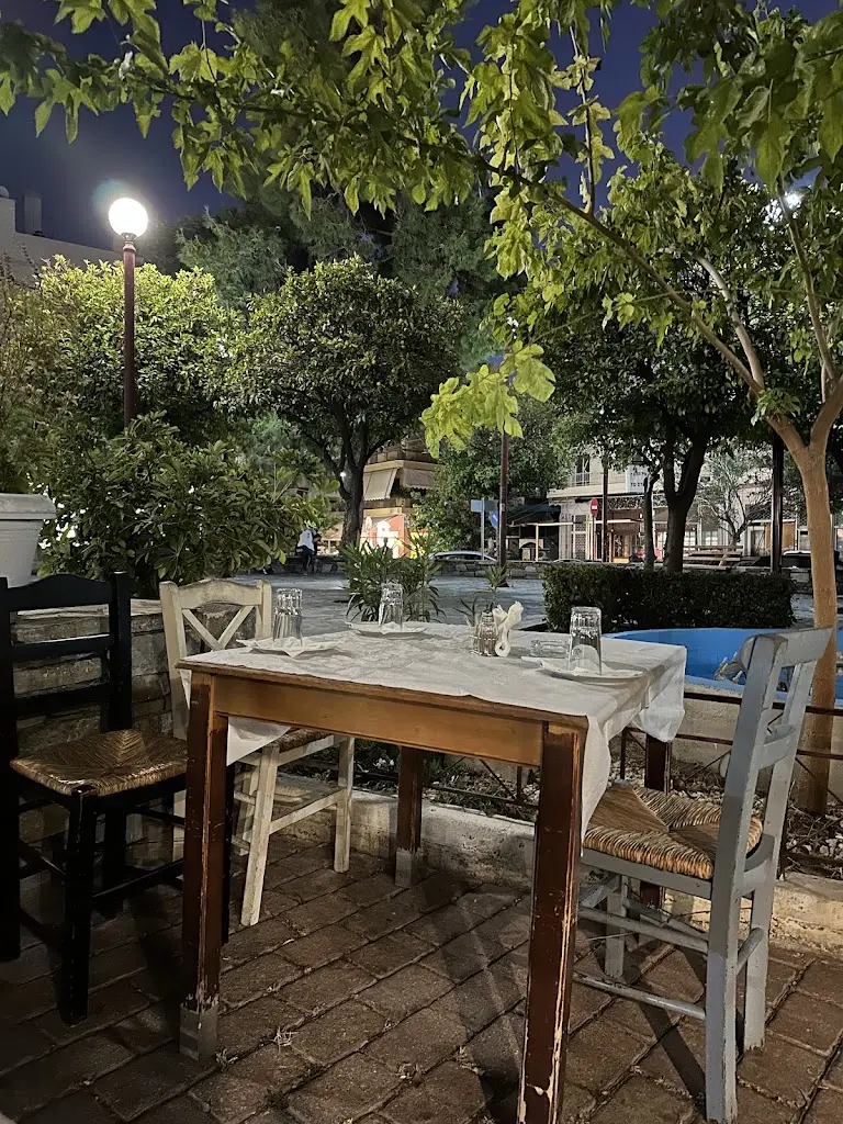 Café - Ouzeri DAFNI Restaurant in Dhafní