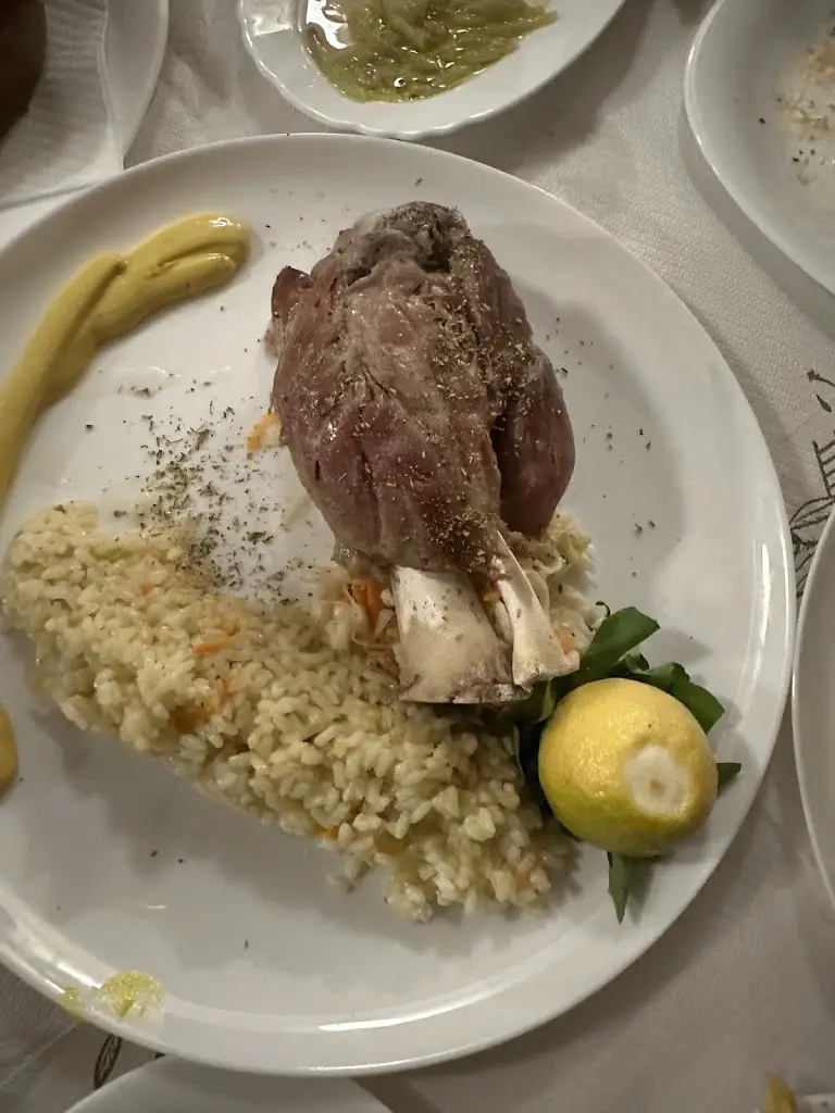 Ανήλιο Ουζερί-ταβέρνα_Políchni_slider_image_3