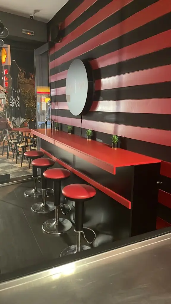 Nuovo Pasta in strada Restaurant in Políchni