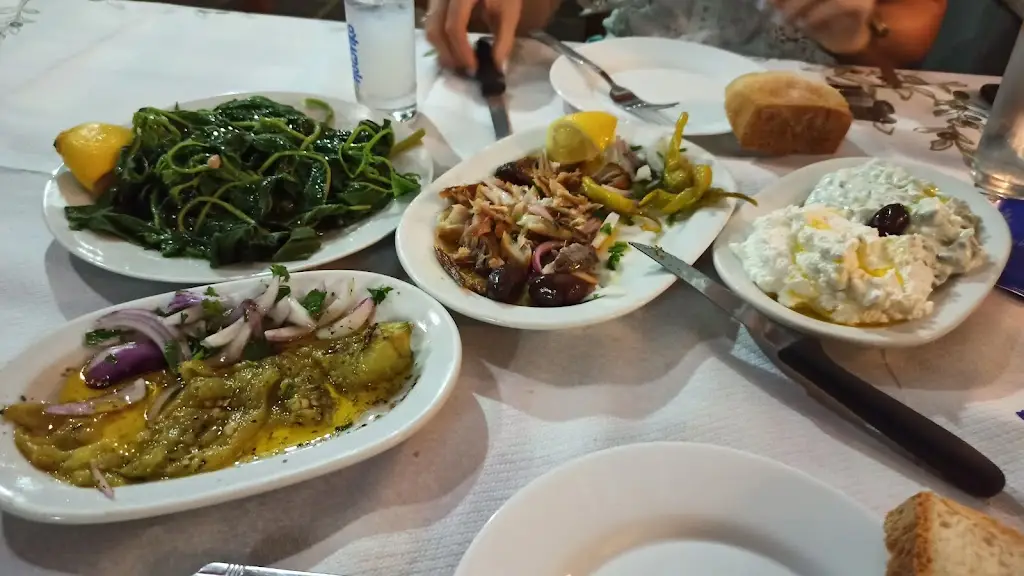 Menü_Ουζερί Βάσος_Políchni_Bild_9