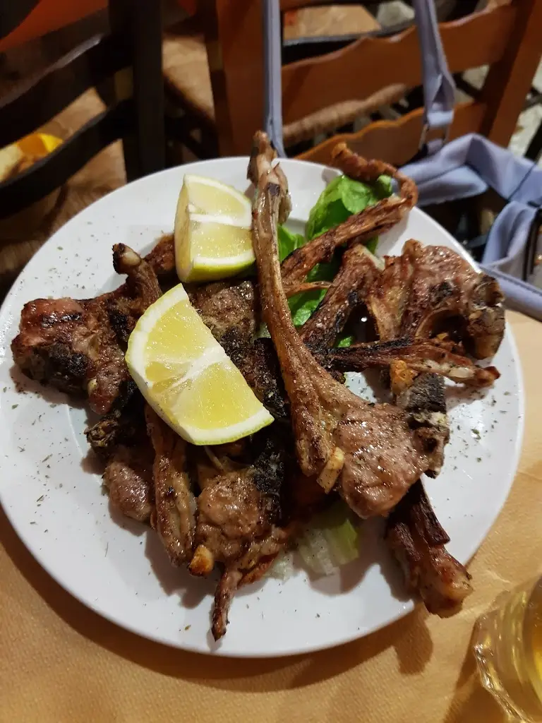 Menü_Oinopátheia_Dhafní_Bild_1