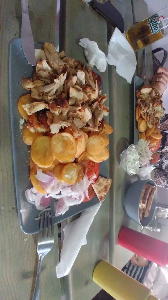 Ivan Bastaja_Αχαίνο Στο Χέρι_Polýgyros_review