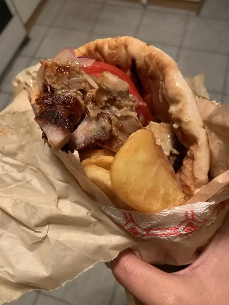 Αχαίνο Στο Χέρι_Polýgyros_slider_image_2