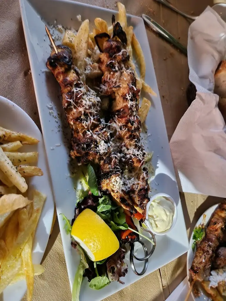 Menü_Petrino Pilaia Tavern_Pylaía_Bild_5