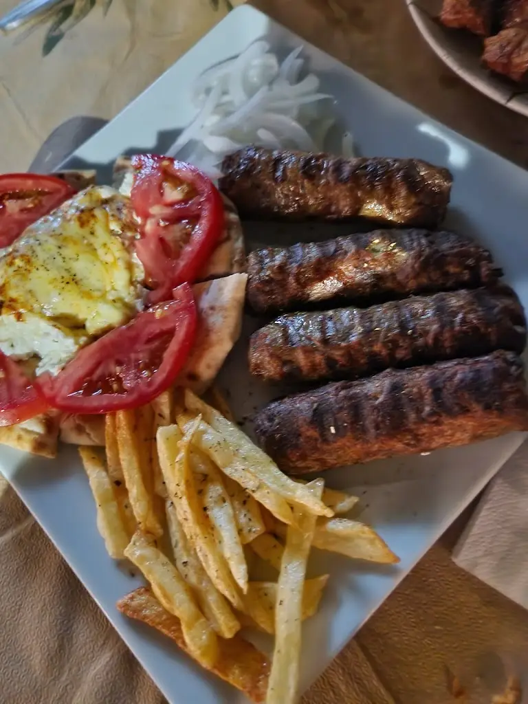 Menü_Petrino Pilaia Tavern_Pylaía_Bild_6