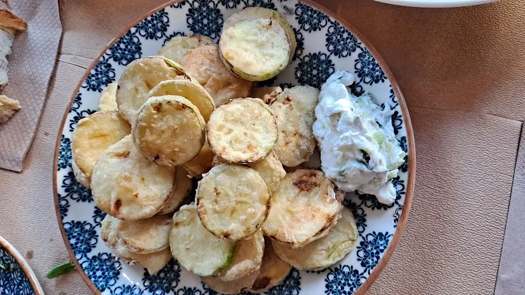 Menü_Petrino Pilaia Tavern_Pylaía_Bild_8