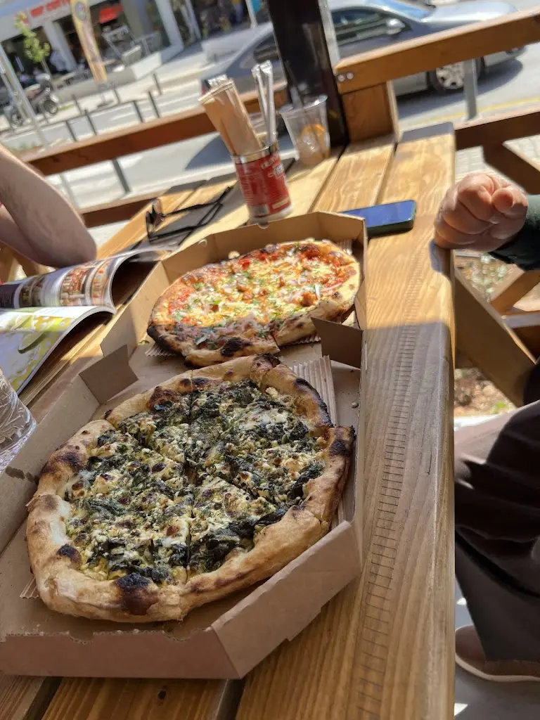 Pietro Galiazzo_ΑΛΕΝΙΑ_Pylaía_review