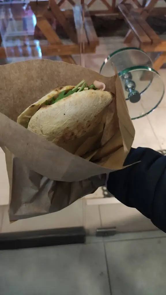 Ger Das_ΑΛΕΝΙΑ_Pylaía_review