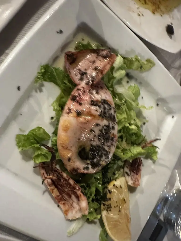 Aleksandar Kunev_Damu Restaurant_Sárti_review